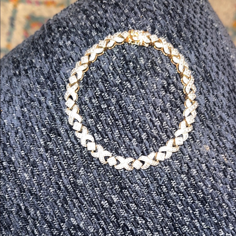 Elegant Gold Women's Bracelet